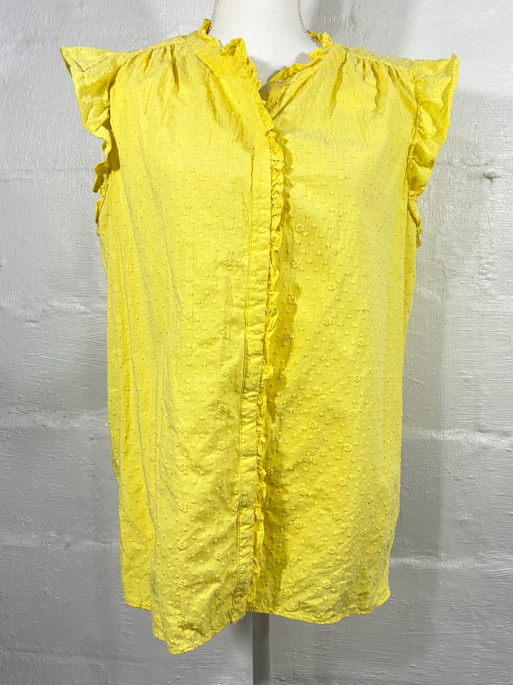 LOFT RUFFLED CAP SLEEVE BUTTON FRONT TOP
